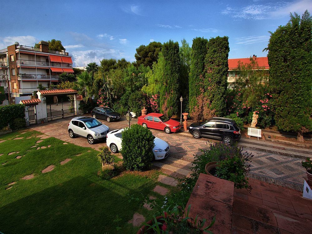 Hotel Capri Сіджас Екстер'єр фото
